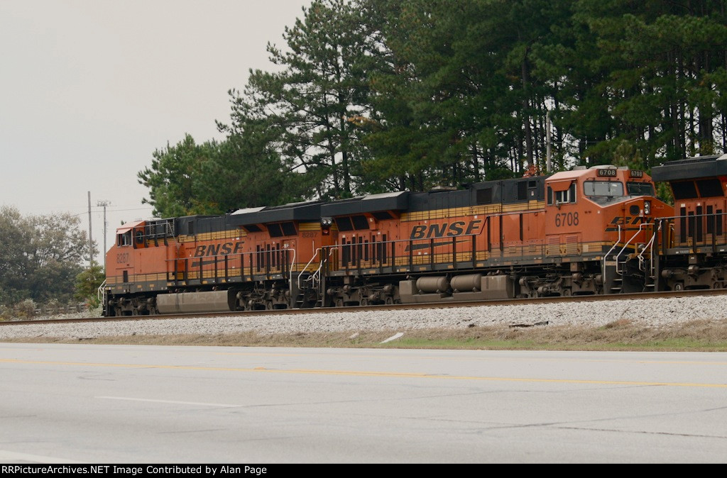 BNSF 8287 leads 6708 in a quartet of units